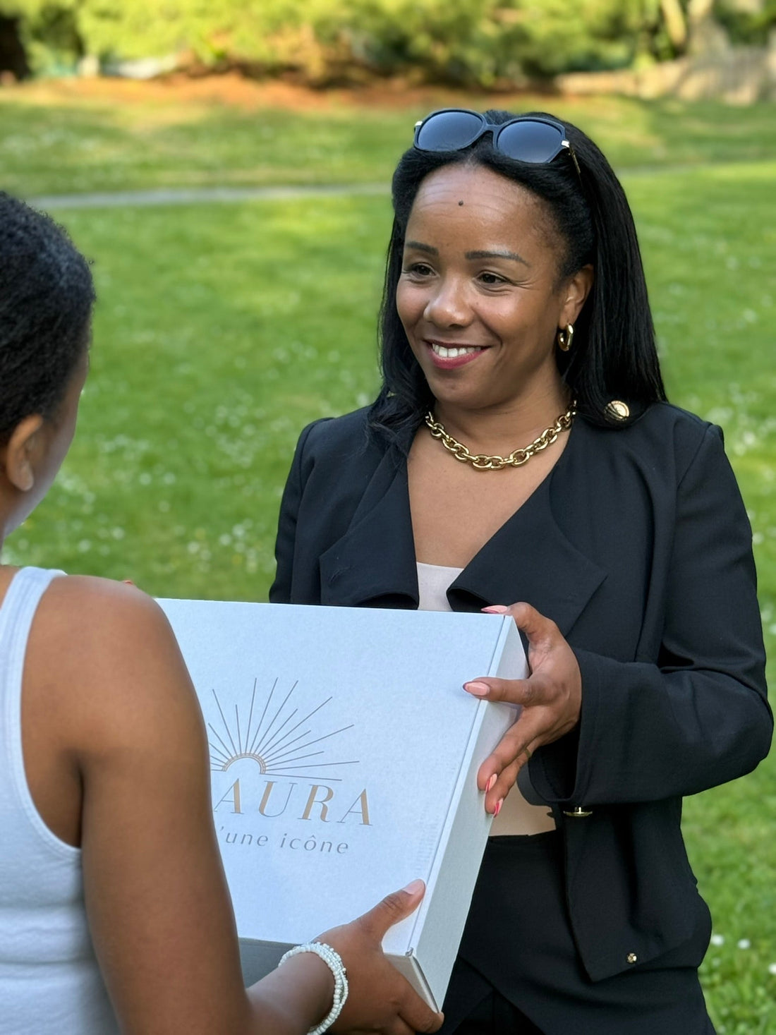  Tailleur femme petite taille en laine vierge – Blazer & jupe-short noir fait main à Paris | ALLAURA