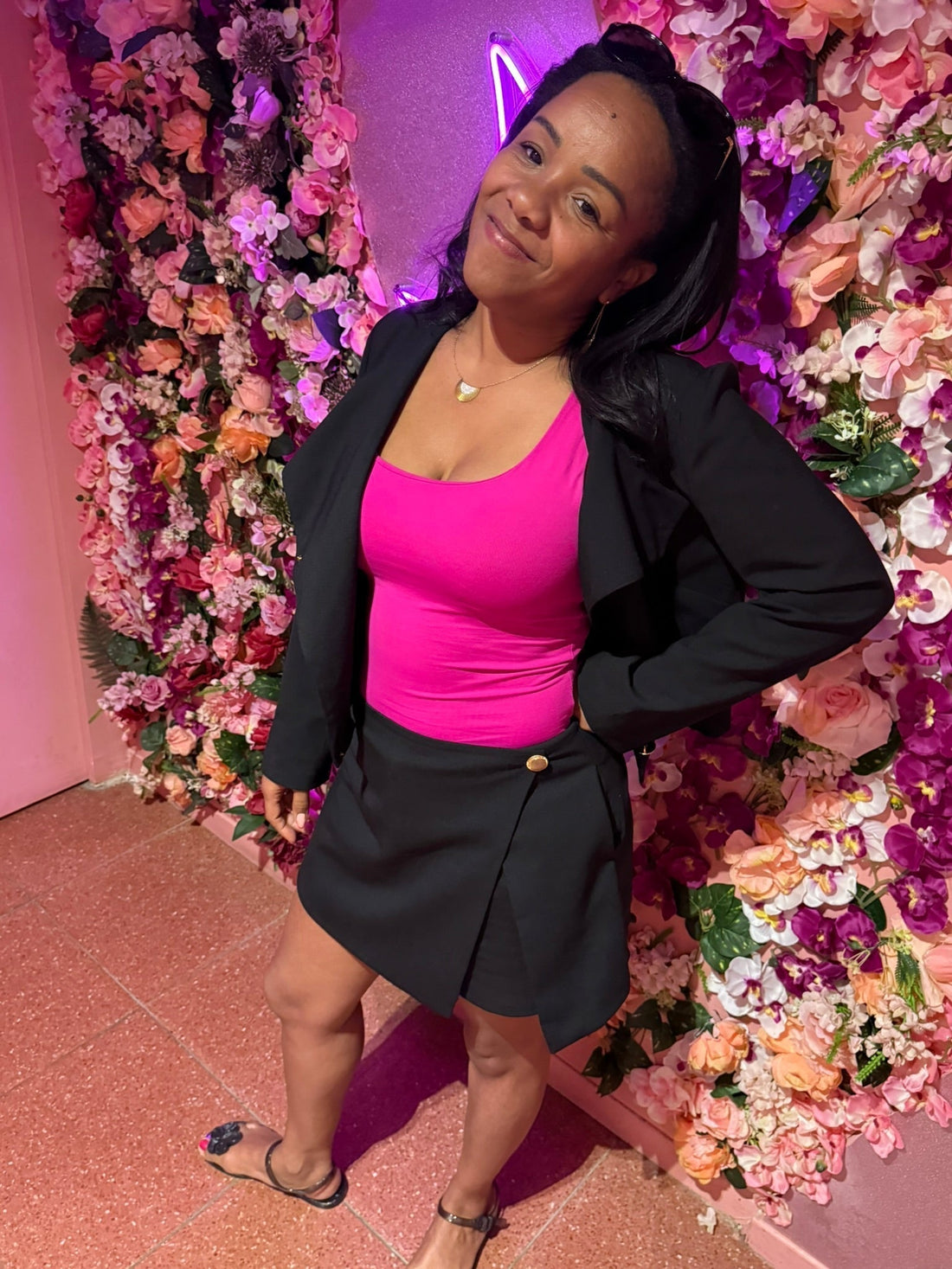 Tailleur noir femme en laine vierge – Ensemble blazer & jupe-short fait main à Paris par ALLAURA